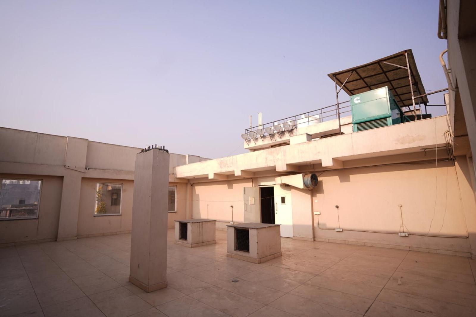 Hotel Leo Saffron - Pitampura دلهي المظهر الخارجي الصورة